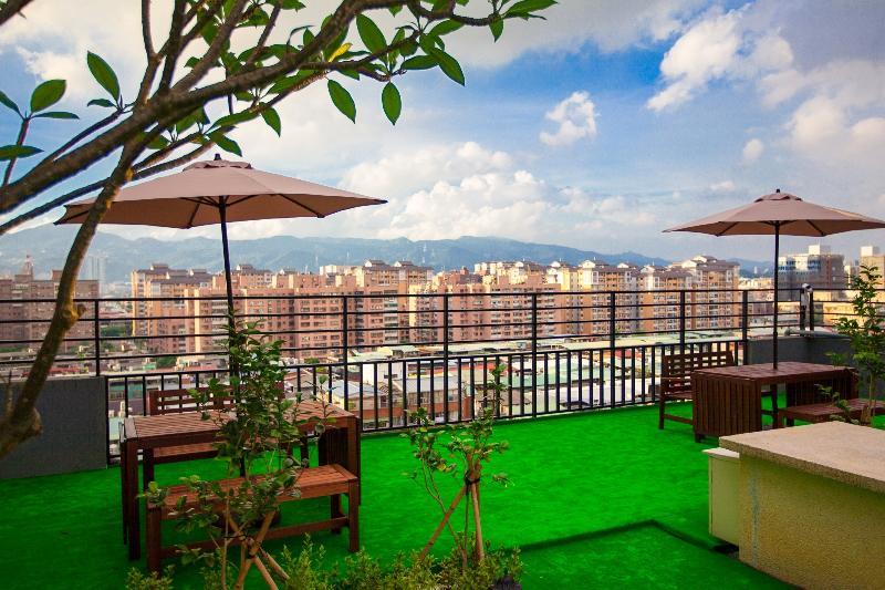Hotel East Taipei Bagian luar foto