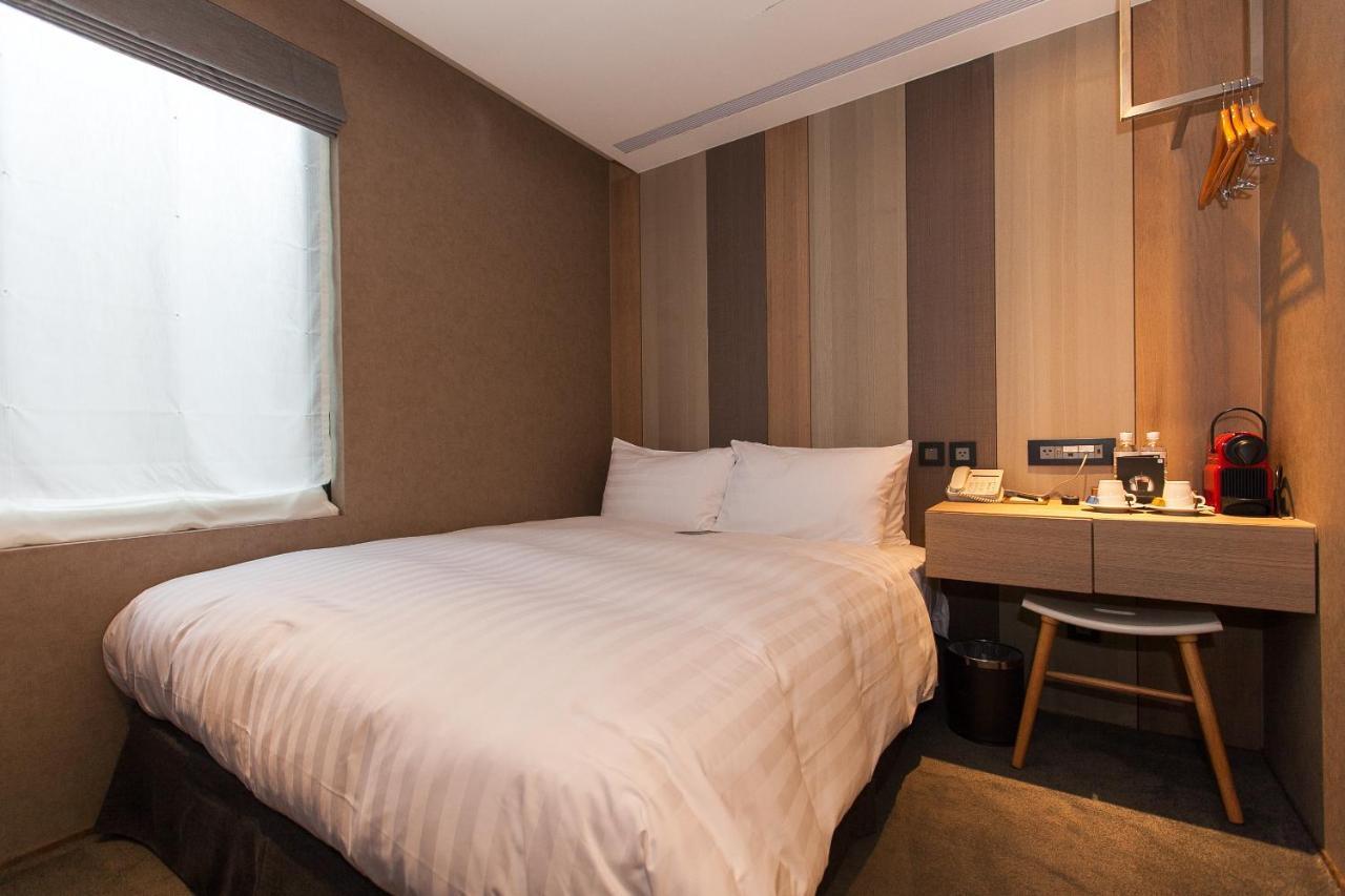 Hotel East Taipei Bagian luar foto