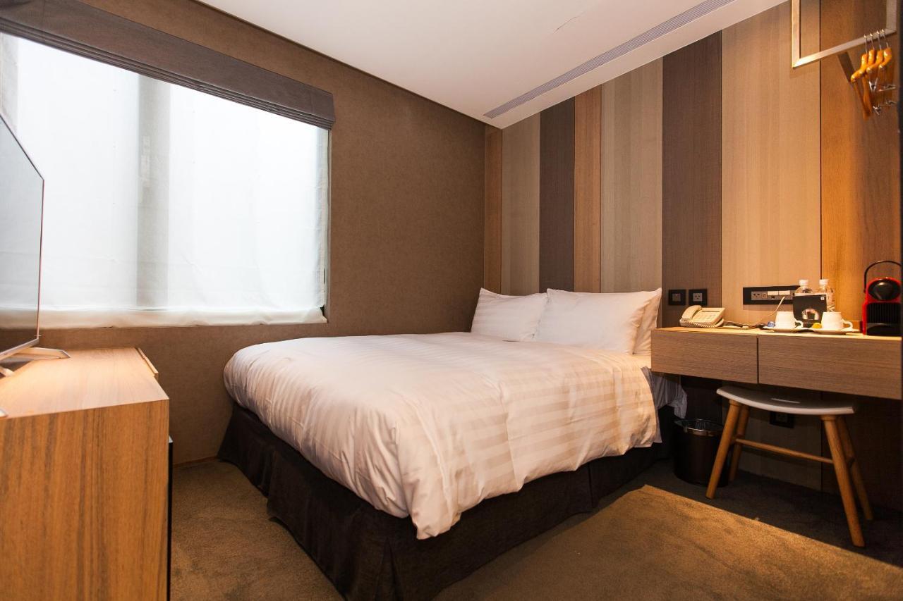 Hotel East Taipei Bagian luar foto